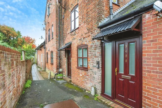 Gooseberry Lane, Ringwood, BH24, photo 1