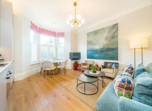 Photo 3 — Thornfield Road, Shepherds Bush, W12