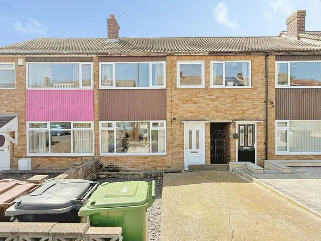 Somerdale Grove, Bramley, LS13 4SD, photo 1