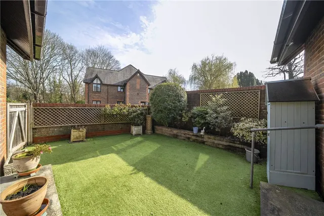Old Parsonage Court, Otterbourne, SO21, photo 2