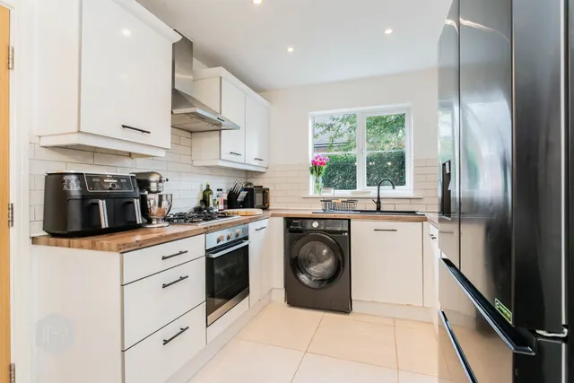 Rylands Drive, Warrington, WA2, photo 2