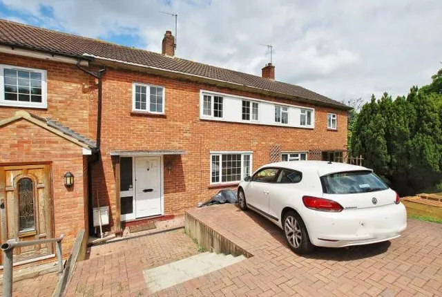 Bushy Hill Drive, Guildford, GU1, photo 1