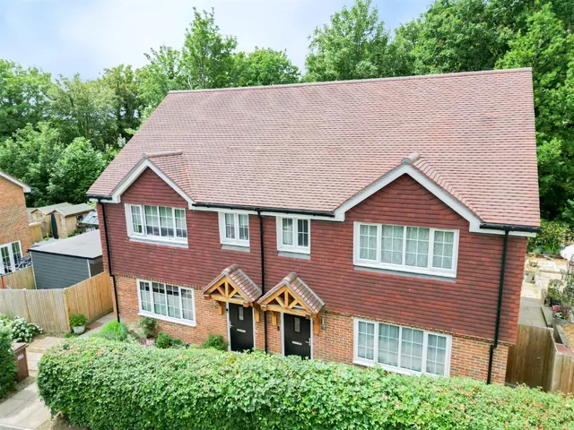 Bluebell Meadow, Maynards Green Road, Horam, Heathfield,, TN21 0BU, photo 1