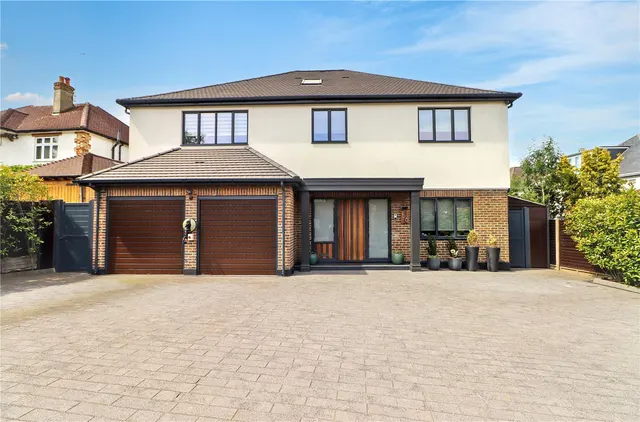Deacons Hill Road, Elstree, Borehamwood, Hertfordshire, WD6 3JG, photo 1
