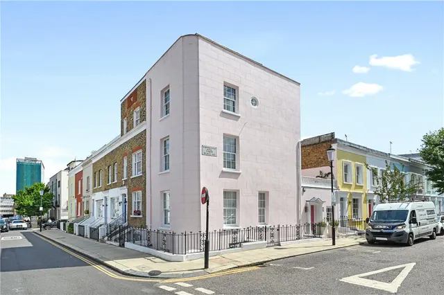 4 bedroom house — Farm Place, Kensington, London, W8