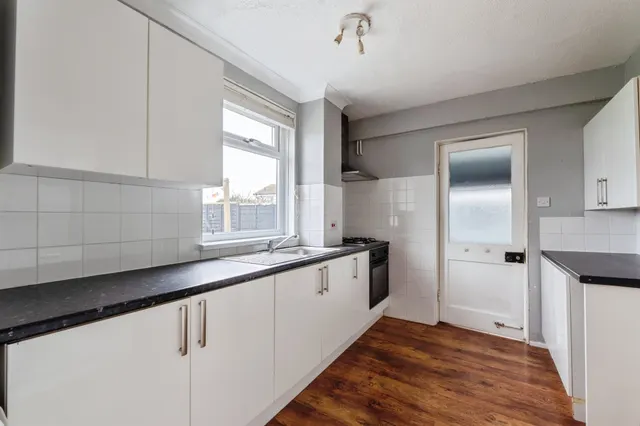 Sharpley Drive, East Leake, LE12, photo 3