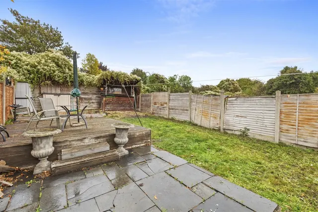 West Wycombe Road, High Wycombe, HP12, photo 2