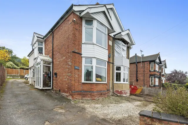 West Wycombe Road, High Wycombe, HP12, photo 1
