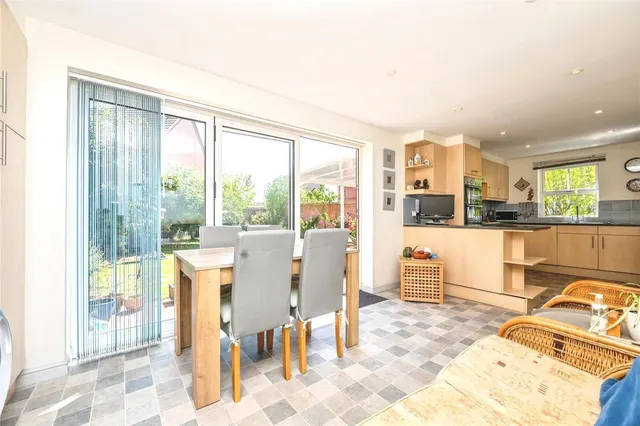 Rogers Way, Warwick, CV34, photo 2