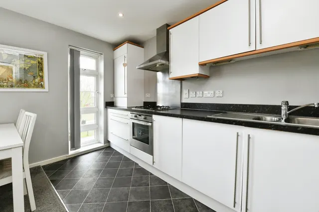 Eastern Crescent, Chelmsford, photo 1