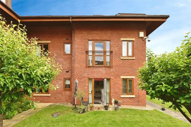Queens Drive, Nantwich, CW5, photo 1