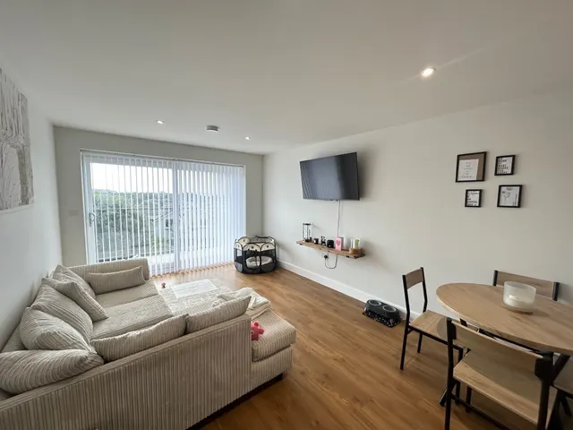 Longfleet Road, Poole, BH15, photo 2