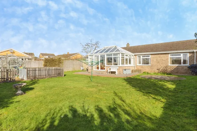 Larch Close, Attleborough, photo 1
