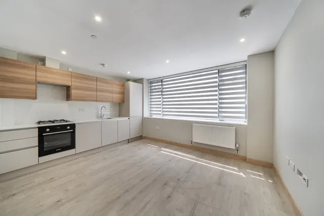 Stirling Way, Borehamwood, WD6, photo 1