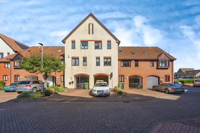 Newlyn Way, Port Solent, PO6, photo 1