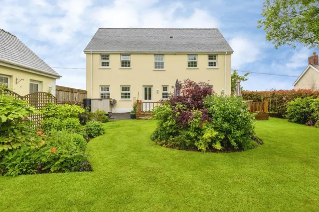 Llanpumsaint, Carmarthen, SA33, photo 2