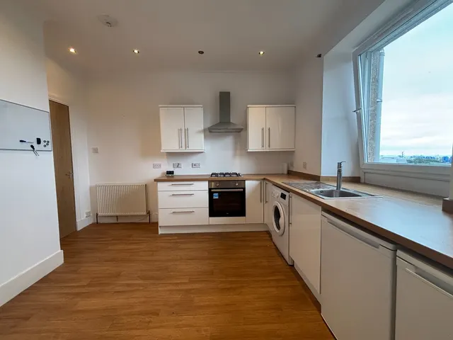 Abbey Place, AB11, photo 1