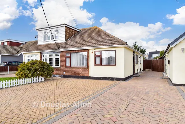 Grange Road, Brock Hilll, SS11, photo 1
