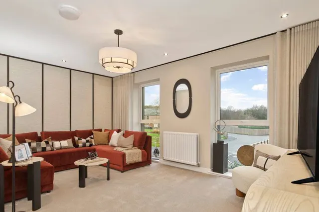 Hollin Bank Close, Littleborough, OL15, photo 2