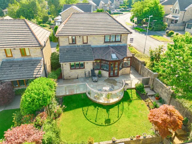 Old Kiln Lane, Grotton, OL4, photo 1