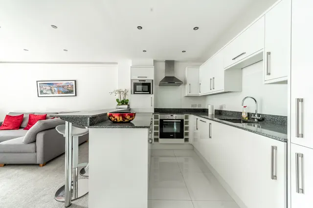 Photo 2 — 38 Redcliffe Close, 274 Old Brompton Road, London
