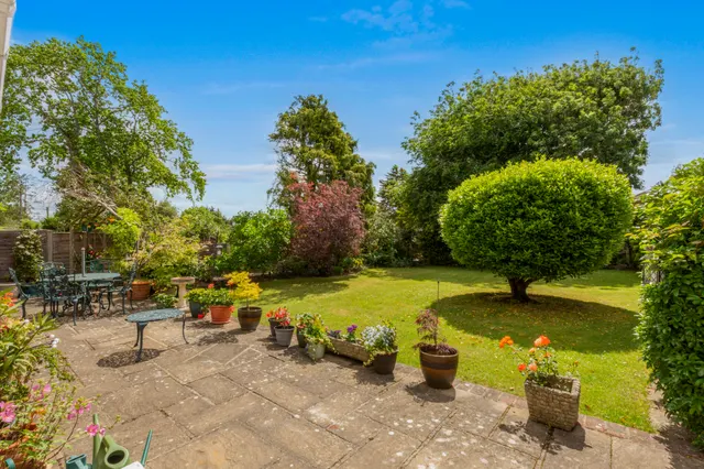 Lincoln Close, Stoke Mandeville, HP22, photo 3