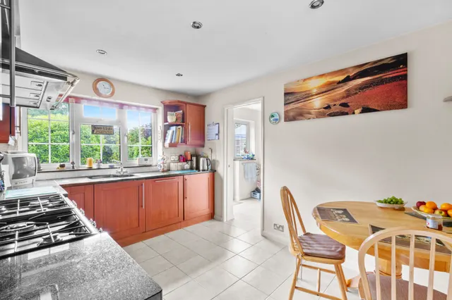 Lincoln Close, Stoke Mandeville, HP22, photo 2