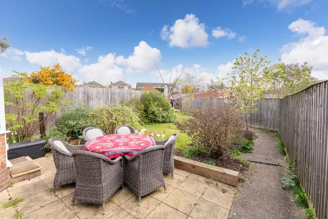 Photo 3 — Dorchester Close, Cranbrook Drive, Maidenhead, Berkshire