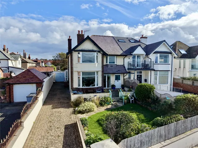 South Parade, West Kirby, CH48, photo 1