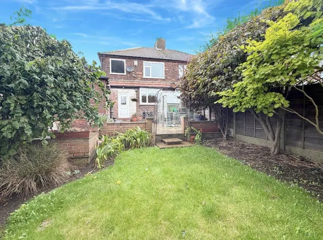 Glamis Avenue, Hopwood, OL10, photo 1