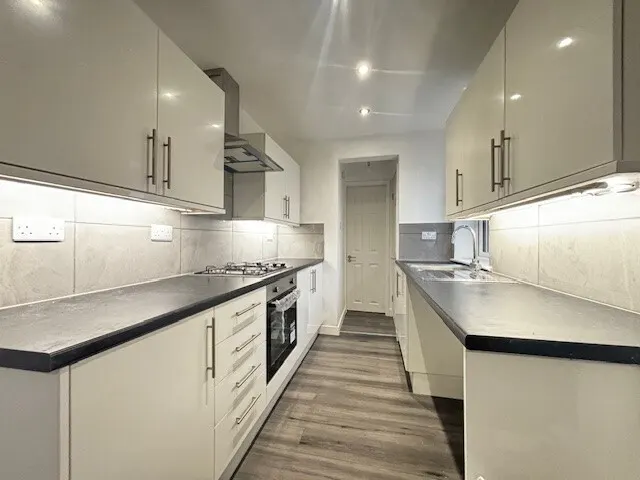 Marlborough Road, Kirkby-In-Ashfield, NG17, photo 2