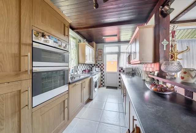 Rose Glen, London, NW9 0JR, photo 1