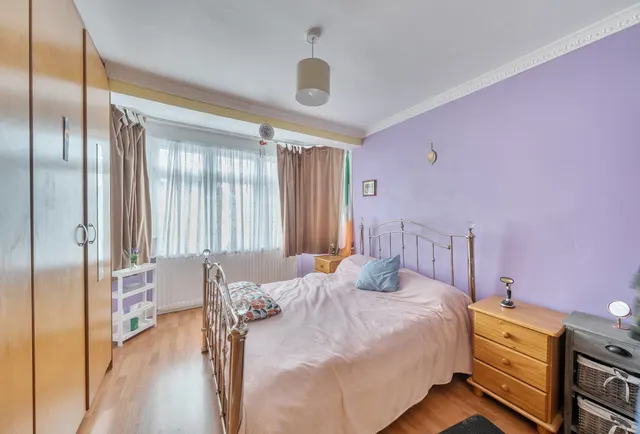 Photo 3 — Rose Glen, London, NW9 0JR