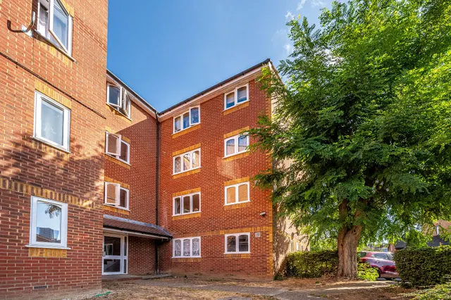 20 Armoury Road, London, photo 1