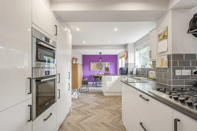 Photo 3 — Richardson Close, London Colney, AL2 1QW