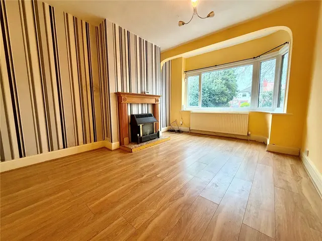 Lindbury Avenue, Stockport, SK2, photo 2
