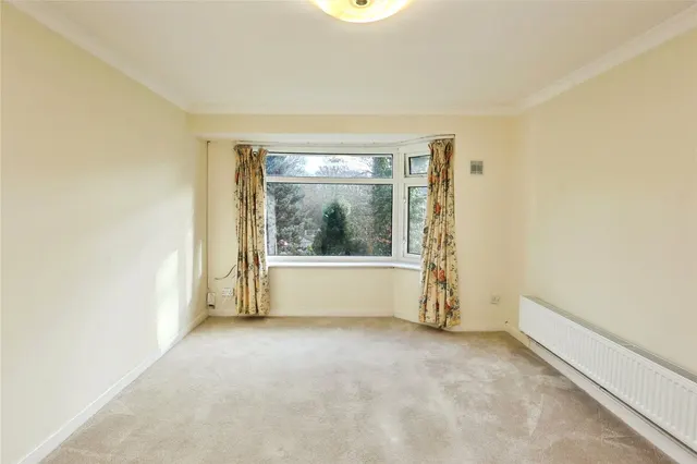 Woolston Road, Netley Abbey, SO31, photo 3