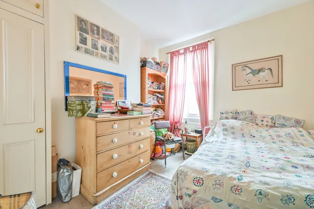 24a Huddlestone Road, London, photo 1