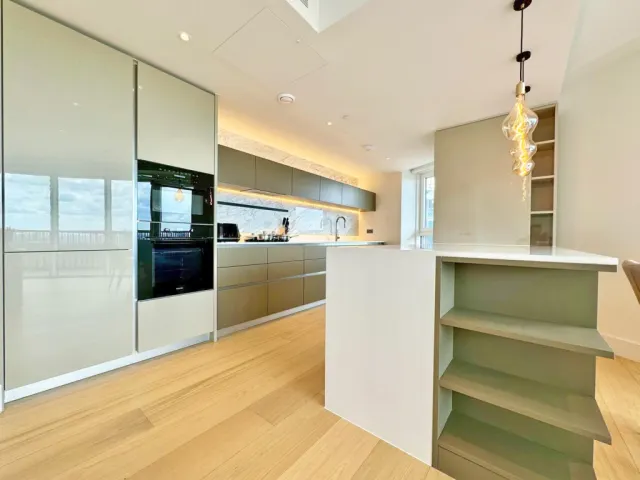 Cascade Way, White City, W12, photo 3