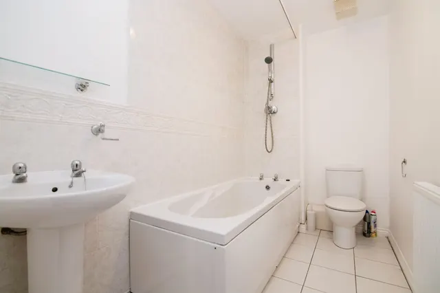 Westley Court, West Bromwich, B71, photo 3