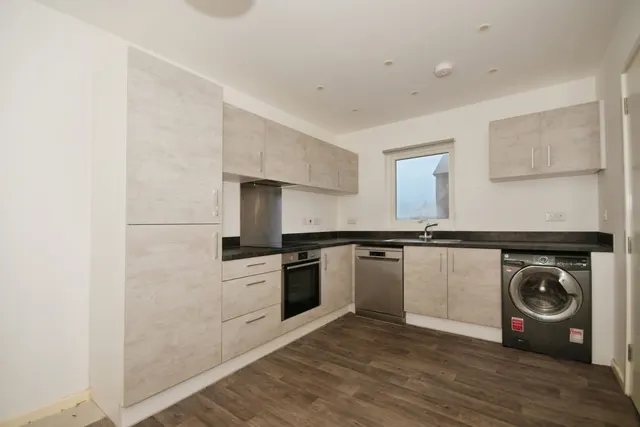 Photo 2 — Comley Drive, Chesterfield, Derbyshire, S41