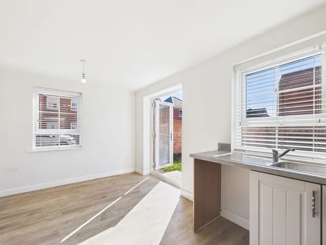 Widnall Drive, Bingham, NG13, photo 3