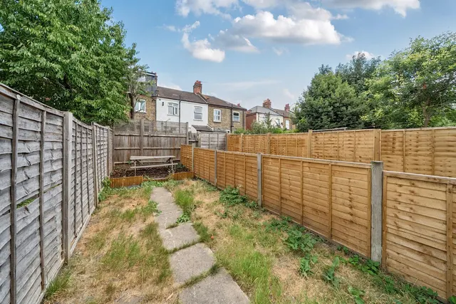 Photo 3 — Shorndean Street, SE6
