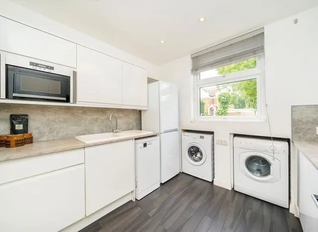 Photo 3 — Worple Road, Wimbledon, SW19