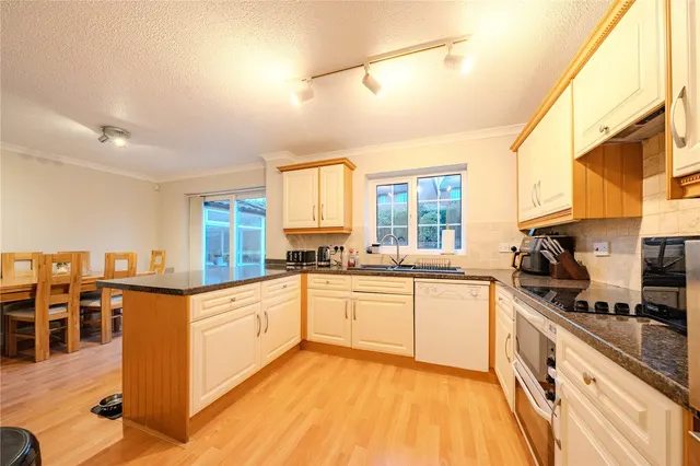 Chestnut Drive, Adel, LS16, photo 2