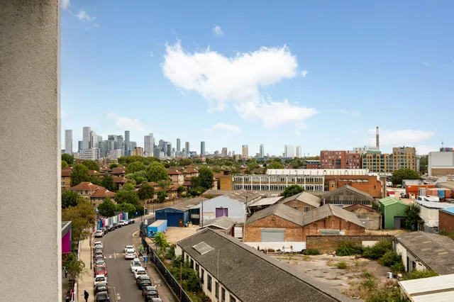 Photo 2 — 14 Chancellor House, 395 Rotherhithe New Road, London