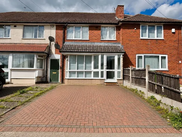 Collingwood Drive, Great Barr, B43, photo 1