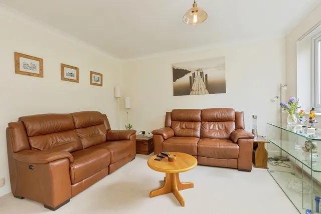 Festival Avenue, Longfield, DA3, photo 3