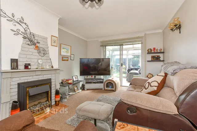 Cleves Way, Ashford, TN23, photo 2