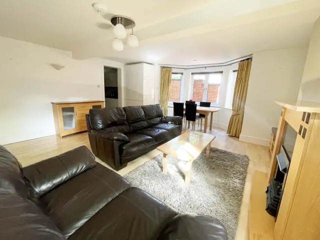 Weetwood Lane, Weetwood, LS16, photo 1